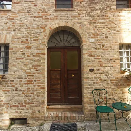 Prázdninový dům Graceful Holiday In With Garden And Bbq Monterubbiano